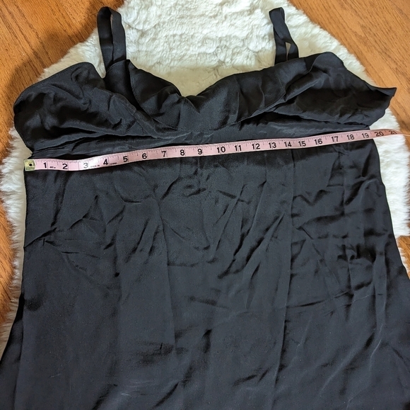 Eloise black silk ruffled sleeveless top large - Picture 7 of 9